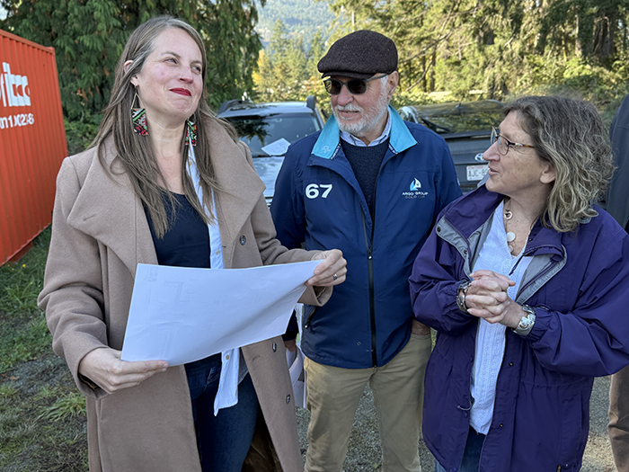Housing minister visits Salt Spring