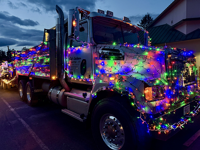 Holiday parade thrills islanders