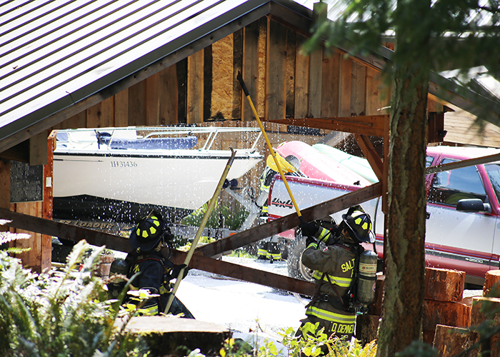 Firefighters extinguish Stark garage blaze